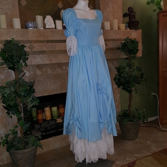 Dress - Picture 3 of 4